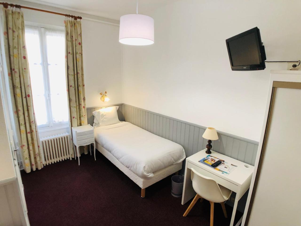 סומור Cit'Hotel Le Volney מראה חיצוני תמונה